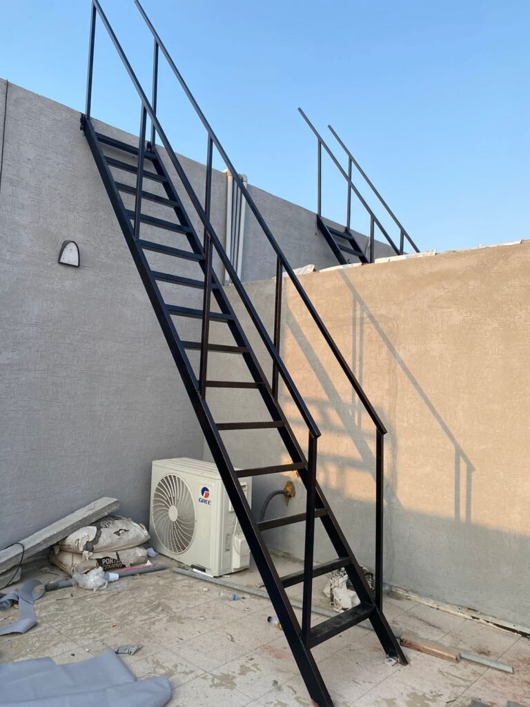 سلم درج حديد